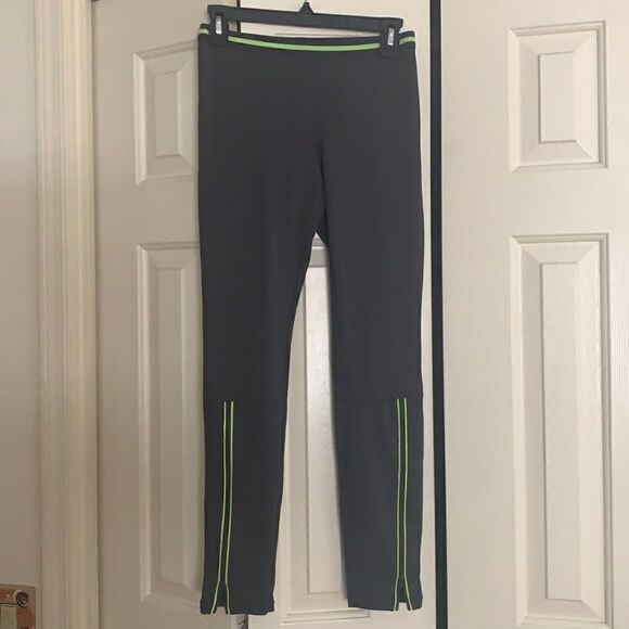 *****5 for $25 HUE Activewear Leggings - Picture 1 of 4